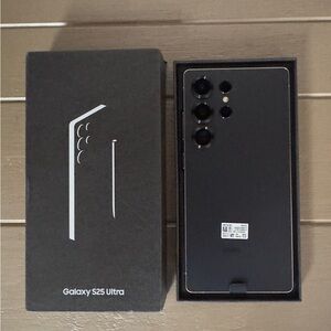 Samsung Galaxy S25 Ultra, 256GB, Black Titanium. Unlocked.